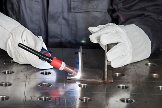 Spawanie metalu metodą TIG