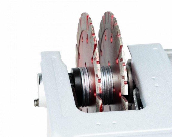 Tarcze proste do betonu zbrojonego umieszczone na wale bruzdownicy