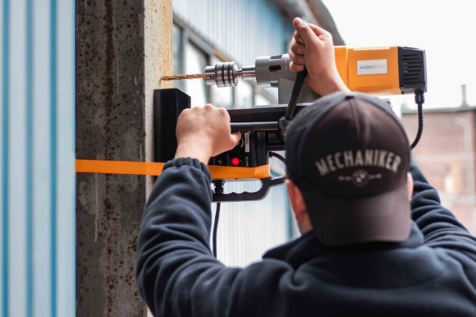 Wiercenie w konstrukcji metalowej wiertarką magnetyczną WABROTECH