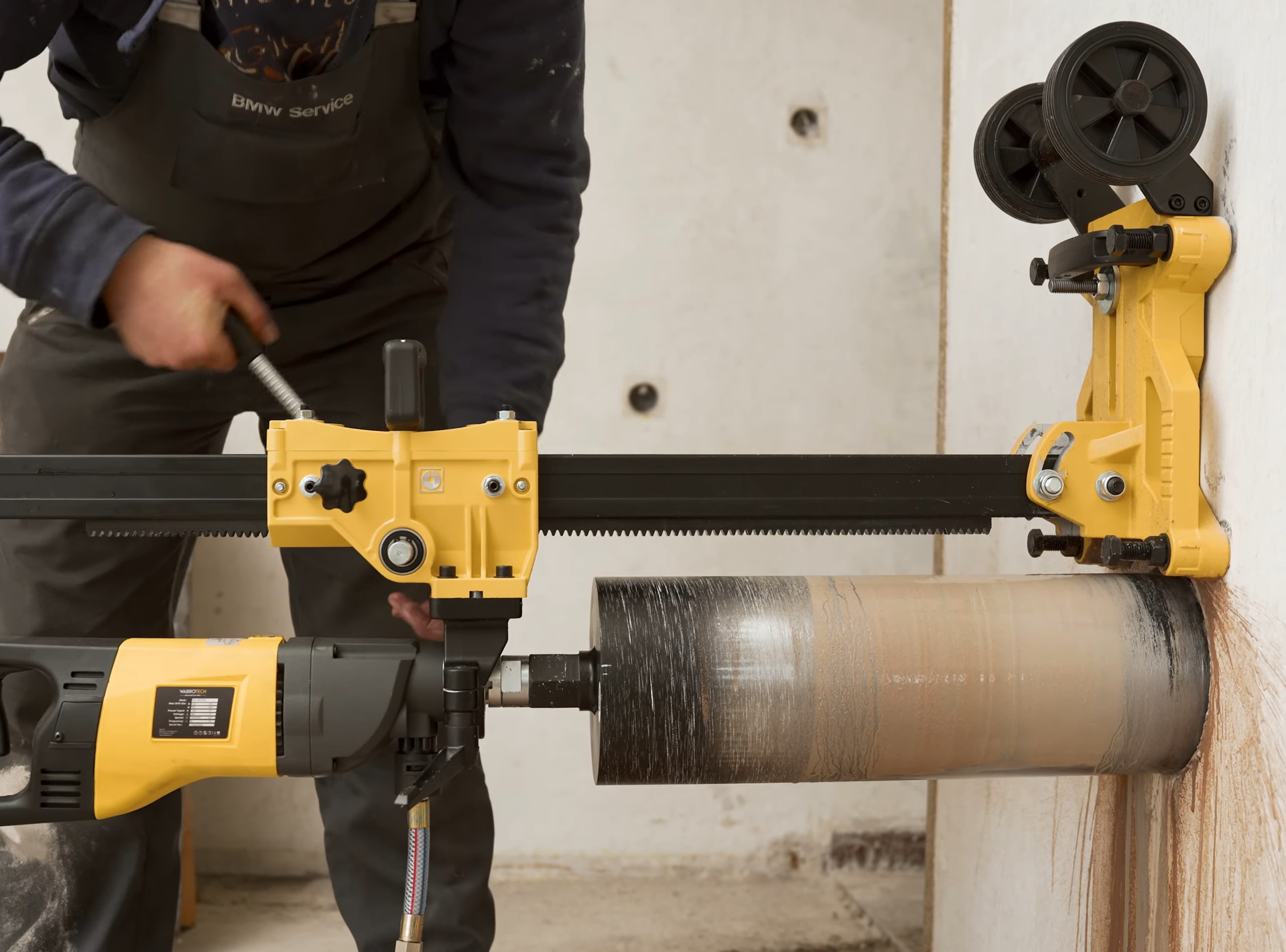 Wiercenie wiertnicą na statywie WABROTECH WT45S